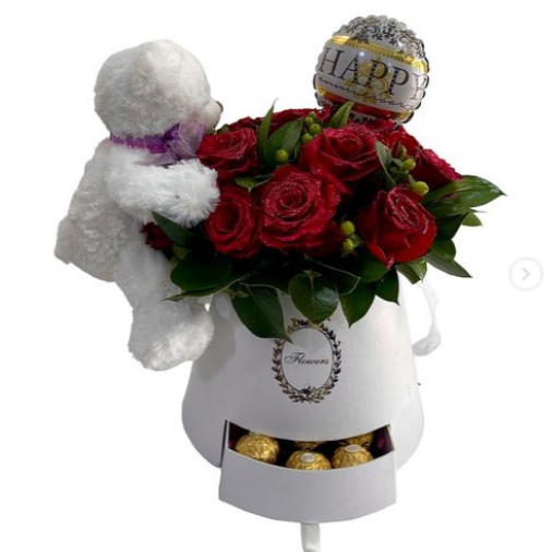 Arreglo en caja cónica con peluche 5744
